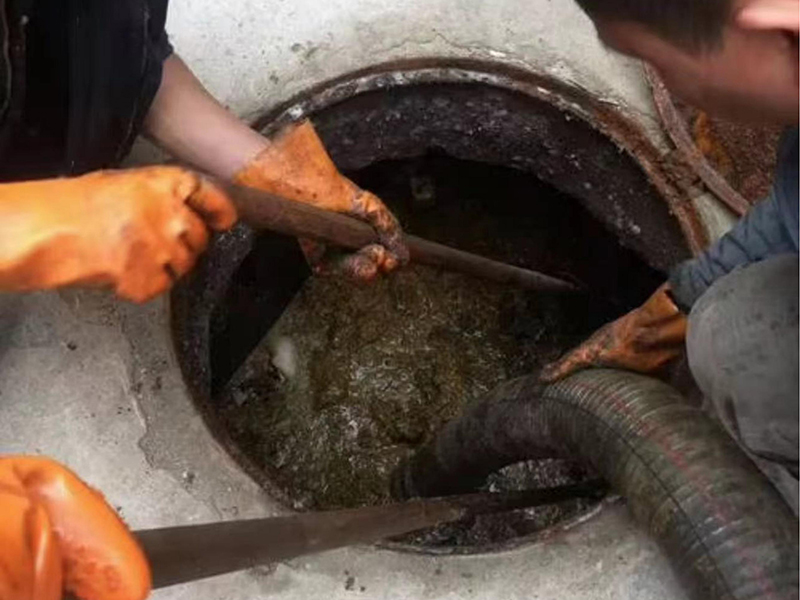 惠州清理化粪池时如何避免沼气的危害？